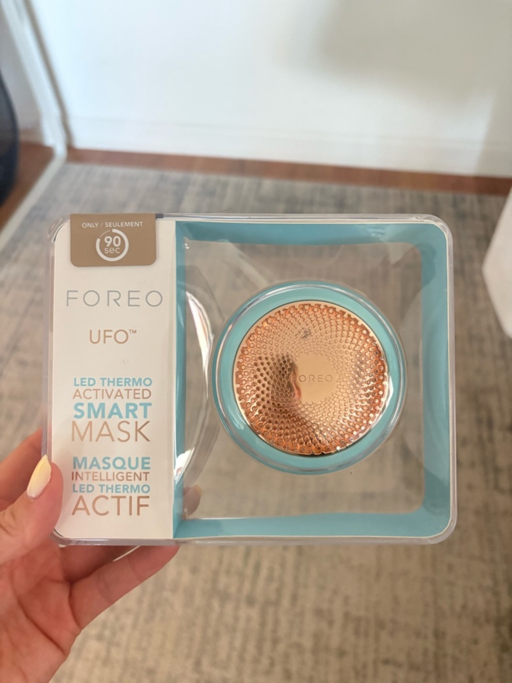 FOREO UFO Smart Mask Device in Mint and Rose Gold
